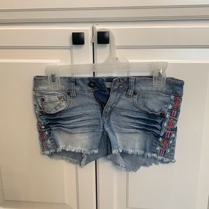 No boundaries Jean shorts with embroidery size 1